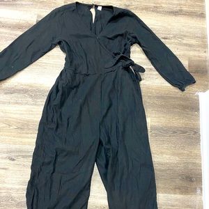 Old navy cropped black jumpsuit